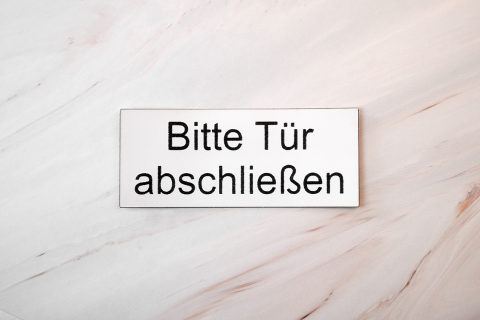 Bitte Tür abschließen weiß | Graviertes Schild, Einleger, Briefkastenschild