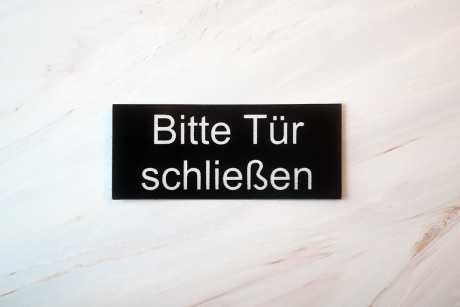 Bitte Tür schließen | Graviertes Schild, Einleger, Briefkastenschild